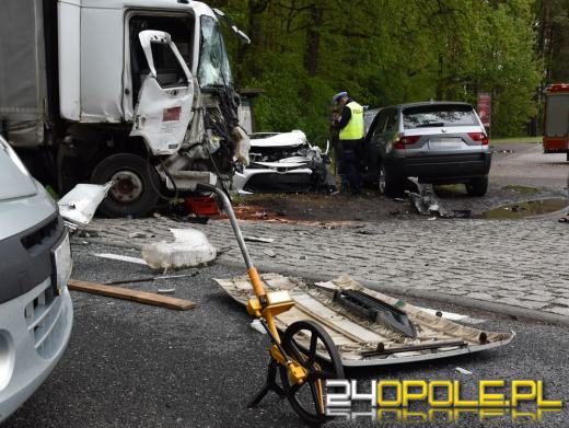 Karambol na DK-11 w Starym Oleśnie. Policjanci wyjaśniają okoliczności