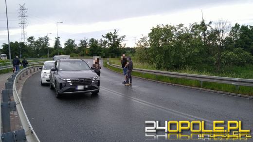 Autobus MZK zderzył się z trzema osobówkami. Wypadek na Niemodlińskiej