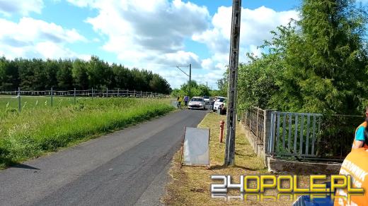 Wypadek podczas Rajdu Festiwalowego. Auto wjechało w ogrodzenie posesji