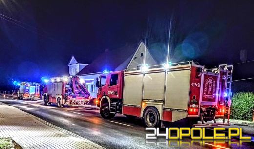 Kierujący osobówką wjechał w słup energetyczny. Miał dużo szczęścia