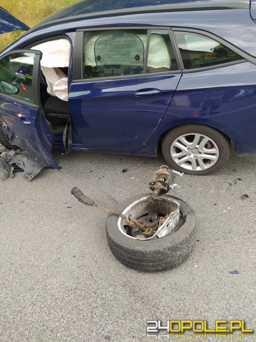 Wypadek w Długomiłowicach. Zderzyły się dwa samochody osobowe