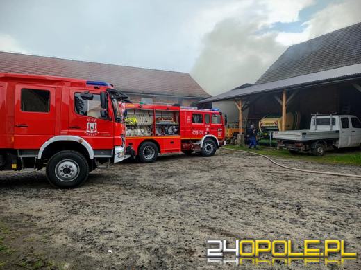 Pożar stodoły. W środku 22 byki. Akcja straży w powiecie oleskim
