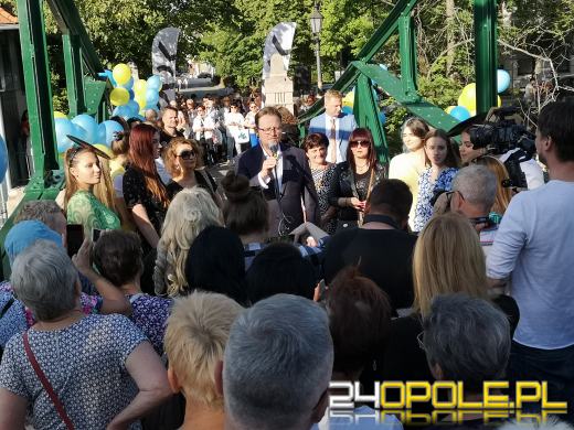 Oficjalnie otwarto Most Groszowy w festiwalowym wydaniu