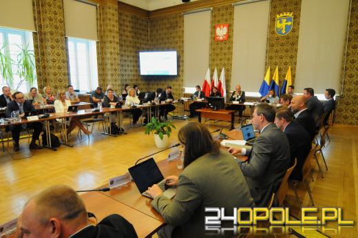 Arkadiusz Wiśniewski z absolutorium i wotum zaufania. Zdania radnych były podzielone