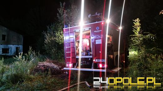 Ogromny pożar w Konradowie. Spłonął dach nieczynnej cegielni