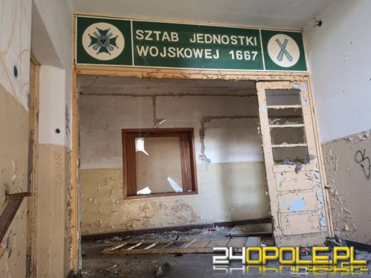 Pożar w opuszczonej jednostce wojskowej w Kędzierzynie-Koźlu