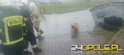 Ulewy i burze nad Opolszczyzną. Strażacy wyjeżdżają do zdarzeń 