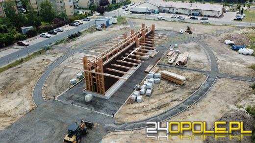 Tężnia solankowa na Malince pięknieje. Prace postępują