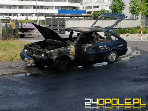 Polonez spłonął na ulicy Bielskiej w Opolu