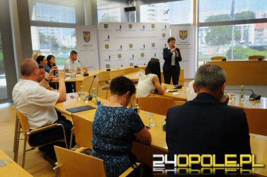 Blisko 740 tysięcy zł dla gmin na wydatki związane z Uchodźcami