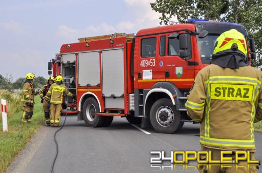 Samochód ciężarowy przewrócił się na A4. Kierowca został ranny