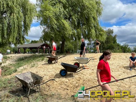 Społecznicy oczyścili jezioro Malina z moczarki. Jest bezpieczniej!