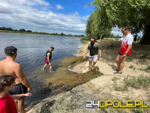 Społecznicy oczyścili jezioro Malina z moczarki. Jest bezpieczniej!