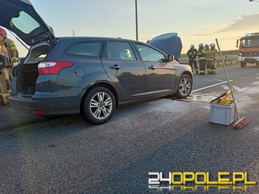 Wypadek na krapkowickim odcinku A4. Samochód uderzył w bariery