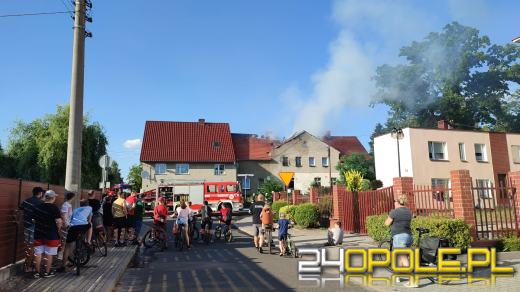 Duży pożar poddasza w Tułowicach. Rodzina straciła dach nad głową...