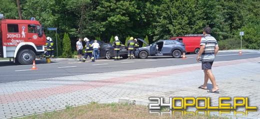 Wypadek w Dobrzeniu Wielkim. Jedna osoba trafiła do szpitala