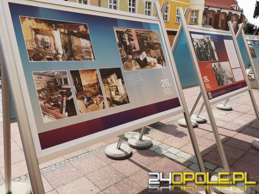 Na opolskim Rynku można oglądać wystawę poświęconą powodzi tysiąclecia