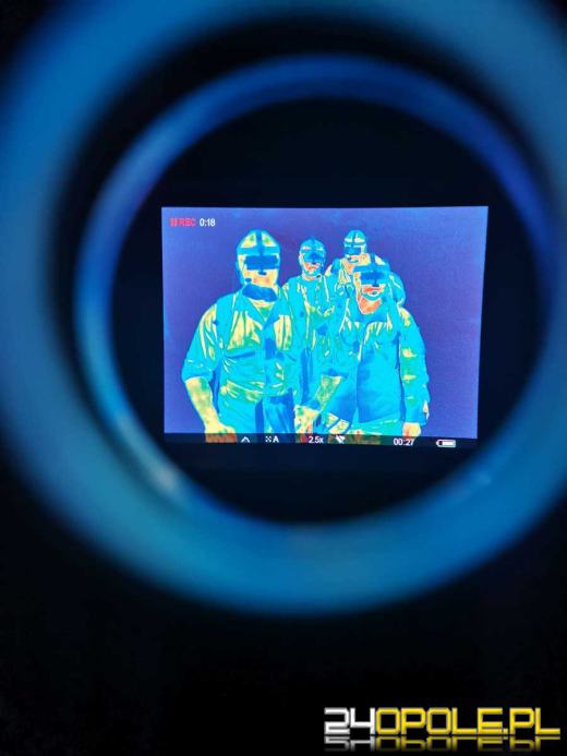 W nocy i w trudnym terenie - ćwiczenia policjantów w poszukiwaniach