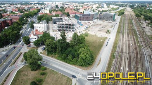 Marszałek Andrzej Buła oficjalnie posiadaczem działki od prezydenta Opola