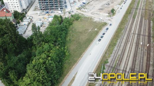 Marszałek Andrzej Buła oficjalnie posiadaczem działki od prezydenta Opola