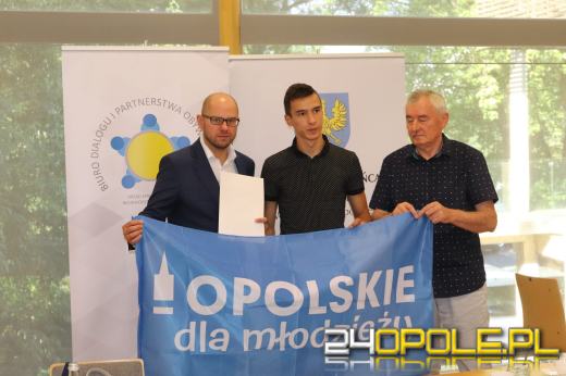 Pierwsze umowy "Opolskie dla młodzieży" podpisane