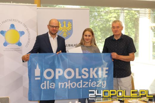 Pierwsze umowy "Opolskie dla młodzieży" podpisane