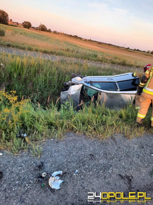 Dachowanie pojazdu na trasie Zimnice Wielkie - Dąbrówka Górna