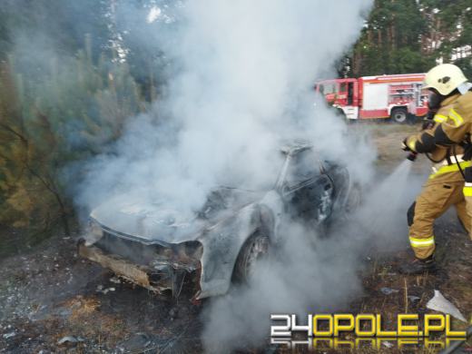 Samochód spłonął w gminie Turawa