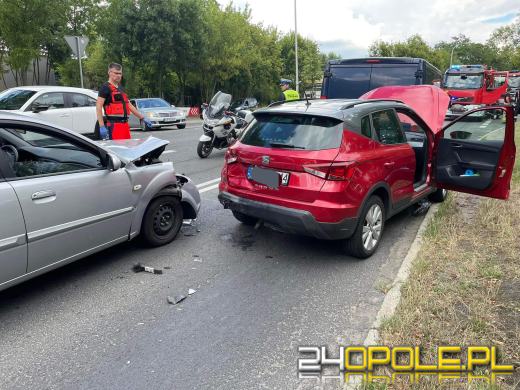 Zderzenie pojazdów na ulicy Wrocławskiej. Tworzą się korki