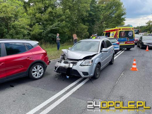 Zderzenie pojazdów na ulicy Wrocławskiej. Tworzą się korki