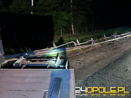 Nocne utrudnienia na A4. Ciężarówka uderzyła w bariery