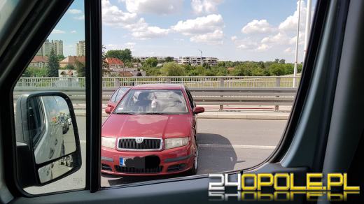 Zderzenie pojazdów w centrum Opola. Tworzą się korki