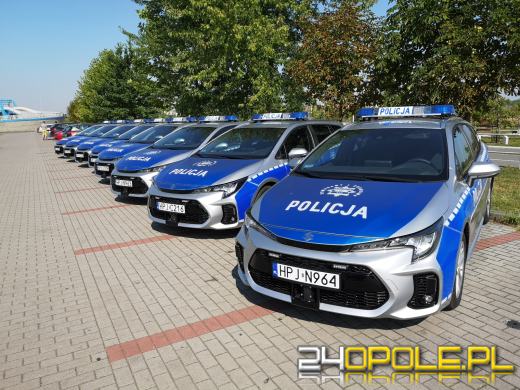 8 nowych, ekologicznych radiowozów dla opolskich policjantów