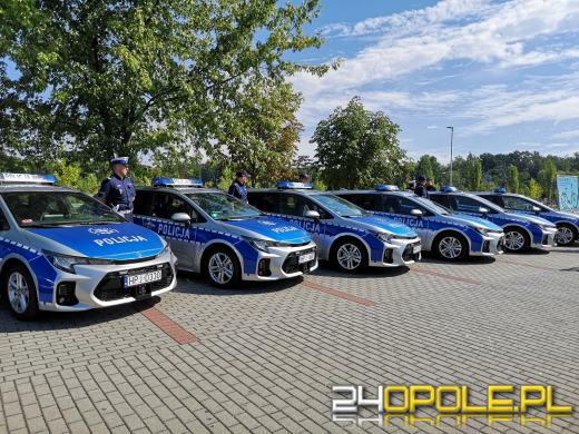 8 nowych, ekologicznych radiowozów dla opolskich policjantów