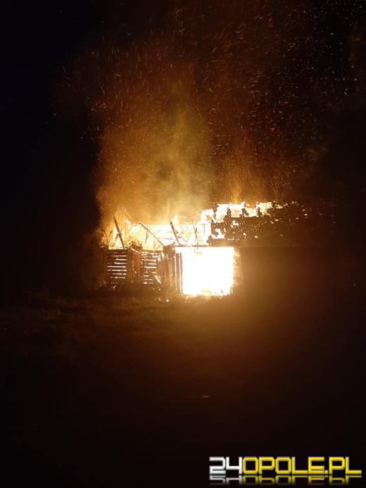 Pożar stodoły w Krośnicy. W akcji 7 zastępów straży
