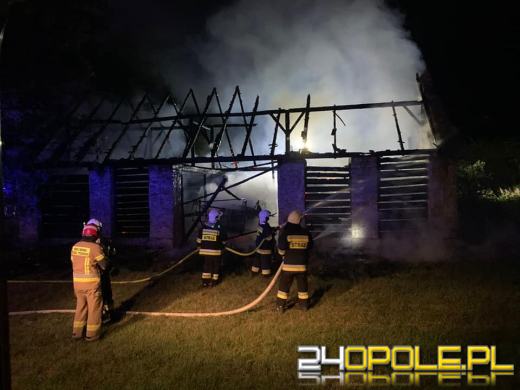 Pożar stodoły w Krośnicy. W akcji 7 zastępów straży