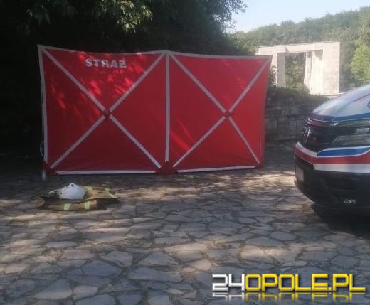 Interwencja służb na Górze Świętej Anny. Spalone ciało kobiety w pojeździe