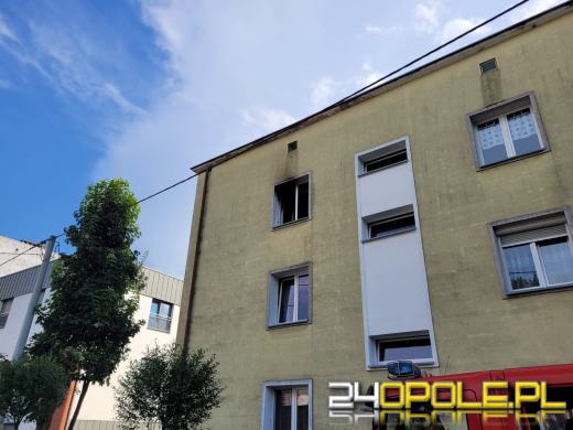 Pożar w kuchni mieszkania na 3 piętrze. W akcji 5 zastępów straży