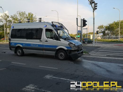 Kolizja z udziałem radiowozu na Chabrach