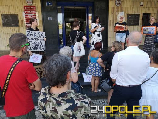 To EkoZbrodnia - Pikieta obywatelska pod Urzędem Wojewódzkim w Opolu