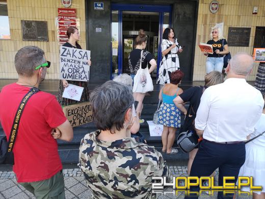 To EkoZbrodnia - Pikieta obywatelska pod Urzędem Wojewódzkim w Opolu