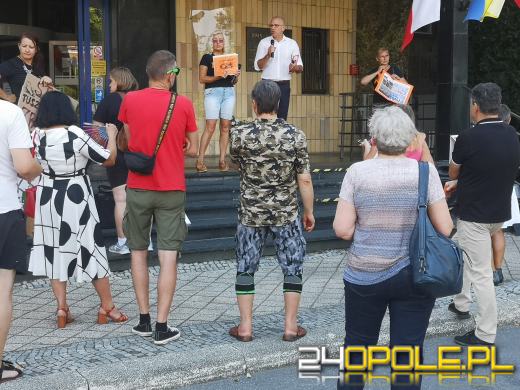 To EkoZbrodnia - Pikieta obywatelska pod Urzędem Wojewódzkim w Opolu