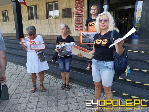 To EkoZbrodnia - Pikieta obywatelska pod Urzędem Wojewódzkim w Opolu