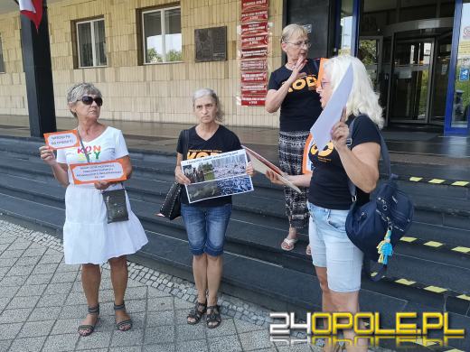 To EkoZbrodnia - Pikieta obywatelska pod Urzędem Wojewódzkim w Opolu