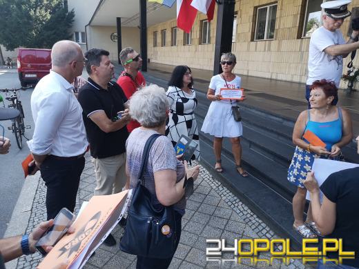 To EkoZbrodnia - Pikieta obywatelska pod Urzędem Wojewódzkim w Opolu