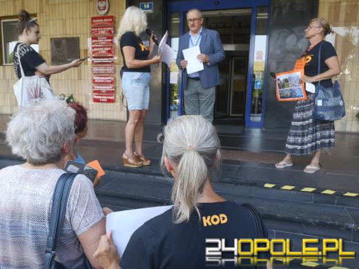 To EkoZbrodnia - Pikieta obywatelska pod Urzędem Wojewódzkim w Opolu
