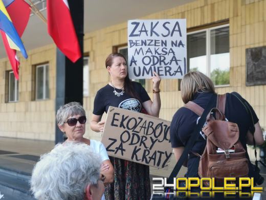 To EkoZbrodnia - Pikieta obywatelska pod Urzędem Wojewódzkim w Opolu