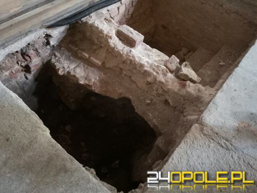 Pieniądze na badanie zabytkowych płyt nagrobnych z Opolskiej Katedry