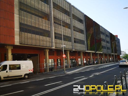 Ostatnie prace wykończeniowe w centrum przesiadkowym Opole Główne