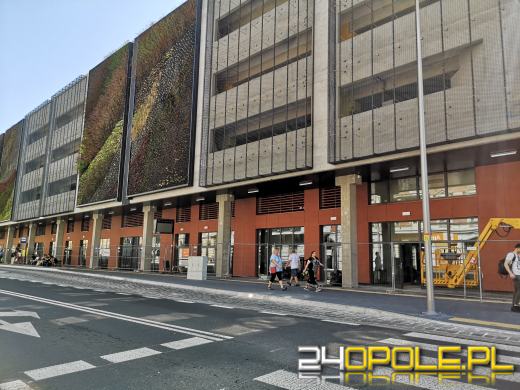 Ostatnie prace wykończeniowe w centrum przesiadkowym Opole Główne